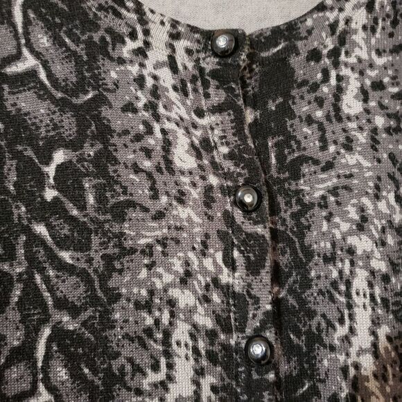 🦋3/$20 Lady Dutch Small Long Sleeve Grey Snake Print Cardigan - Picture 3 of 7